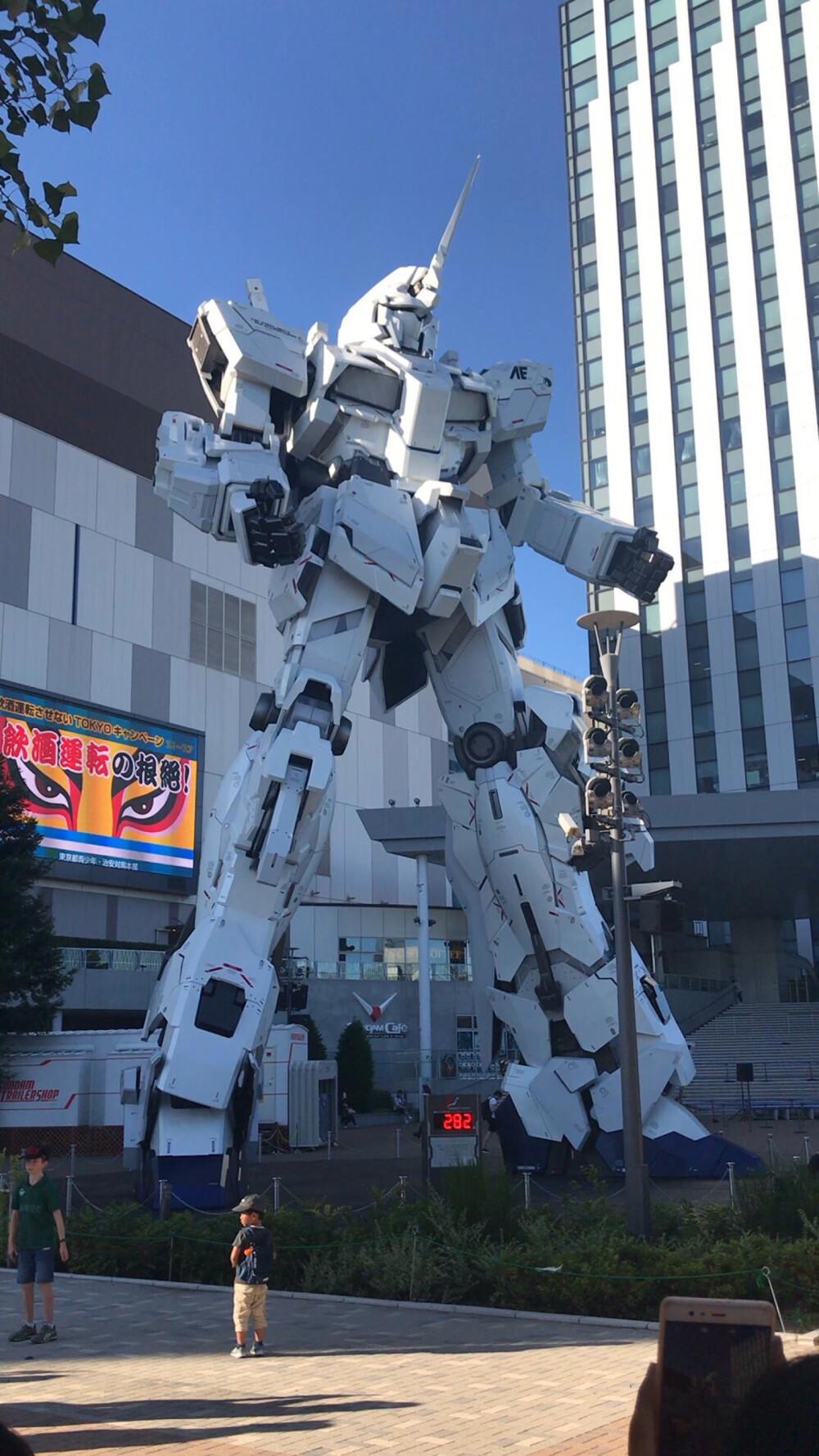 高达：一比一18.03米自由高达像落户上海，高达将出品真人电影