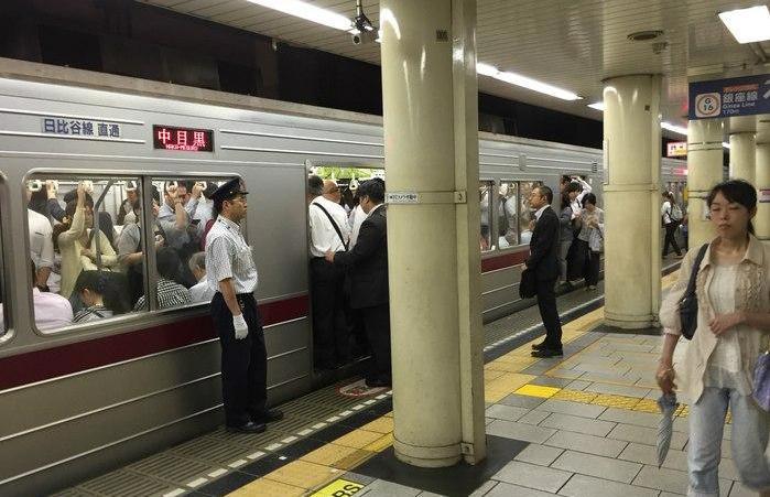 我要当柯南：日本奥组委会计部长地铁死亡事件！