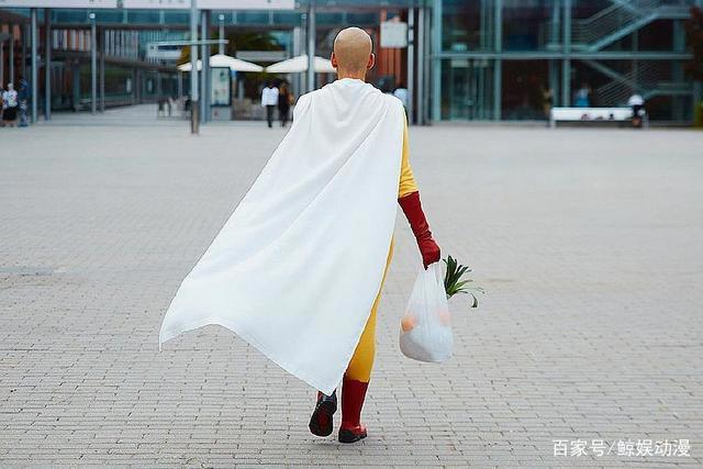 一拳超人：埼玉突破限制器的秘诀揭晓，闪光FLASH靠它练一脚超人