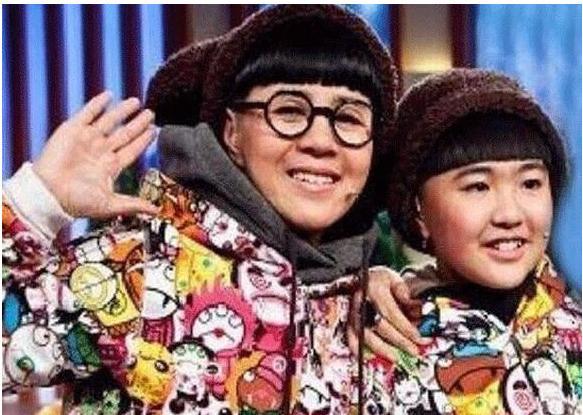 金龟子21岁女儿罕见曝光，把鲁豫都看呆了！颜值不输一线明星