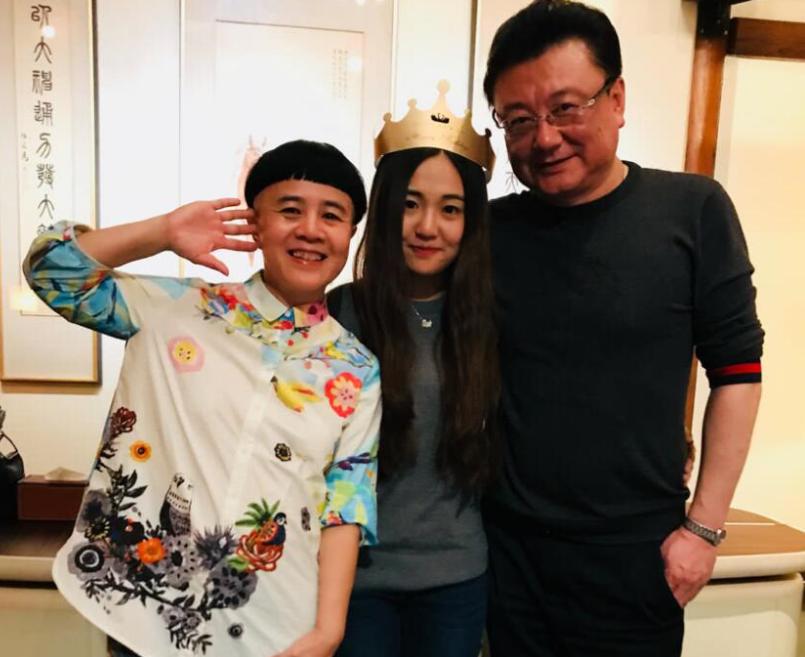 金龟子21岁女儿罕见曝光，把鲁豫都看呆了！颜值不输一线明星