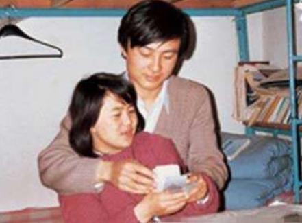 金龟子刘纯燕，“夺”人所爱嫁王宁：都说不般配，32年还是一对