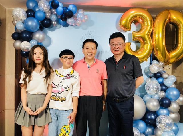 金龟子刘纯燕，“夺”人所爱嫁王宁：都说不般配，32年还是一对