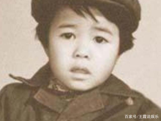 央视主持37年，从业以来鲜少失误的金龟子直播翻车，场面尴尬