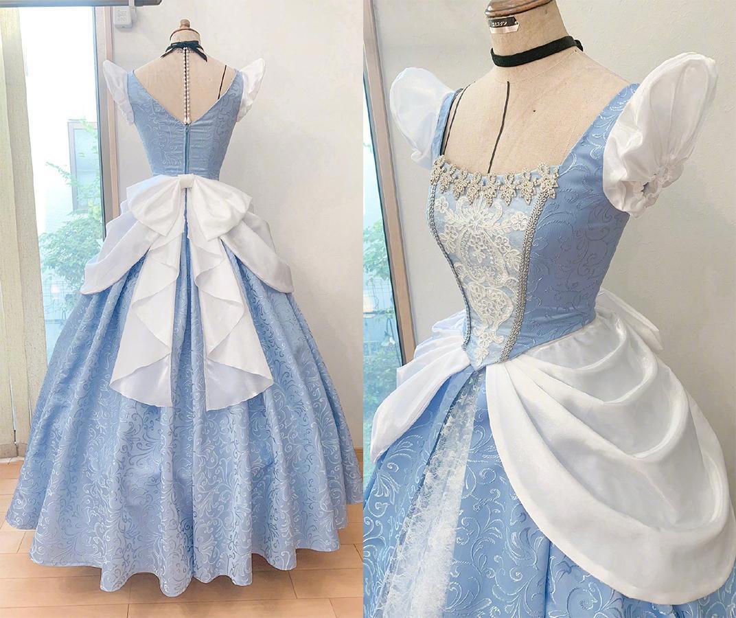 迪士尼狂热爱好者，花2万日元制作一条公主裙，为参加万圣节活动