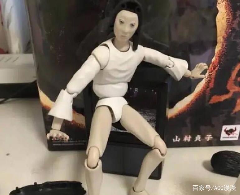 贞子终于出手办了，看到正脸后，一年的笑点有了