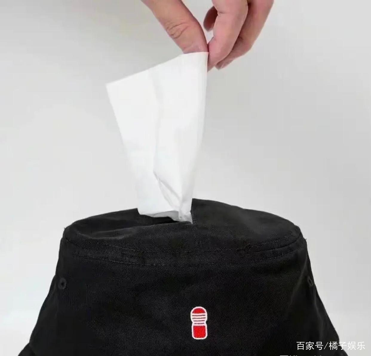 真设计鬼才！帽子是抽纸盒鞋子是充电宝，这确定不是给人添堵的？