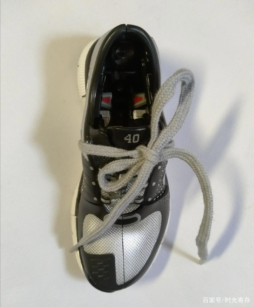 动漫手办模型周边：变形金刚威震天成了一只会变形的鞋子