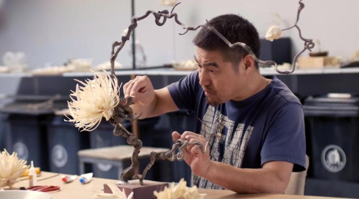 鱼骨手工火了！DIY大佬用十万块鱼骨做出“手办”，一朵花用16条鱼