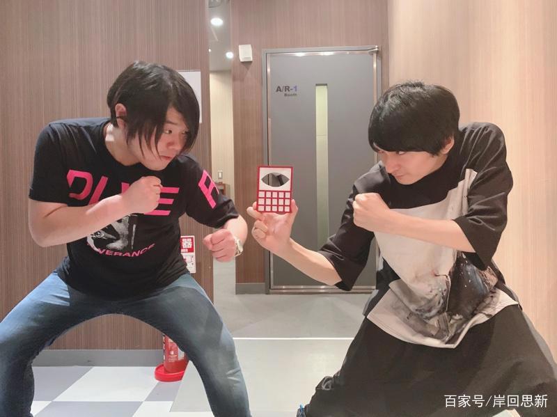 这部美食番戏里戏外都是CP：松冈与信长共演，已脑补桐人与尤吉欧