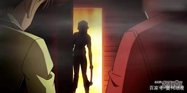 小哀为救出少年侦探团，服下解药，他们却把小哀照片上传网络