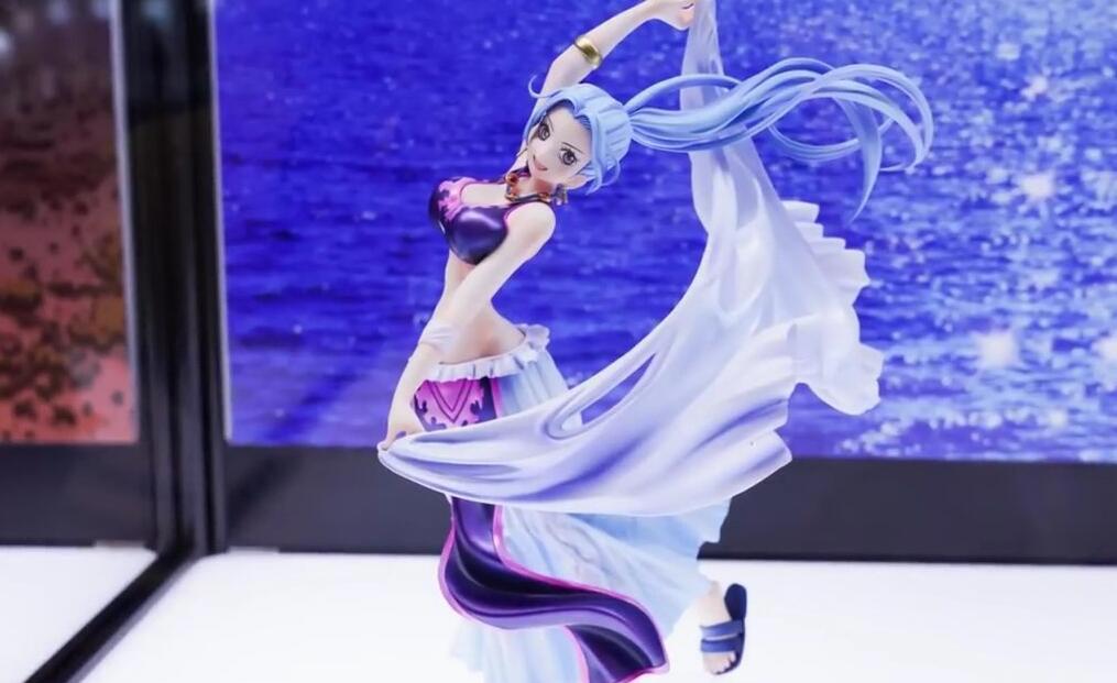 海贼王：薇薇和女帝的手办展示，颜值有点高，我朋友说他好了