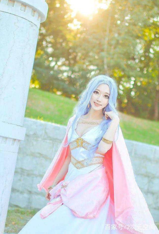 海贼王cosplay：这样的薇薇公主，你希望她上船吗？网友：上我的