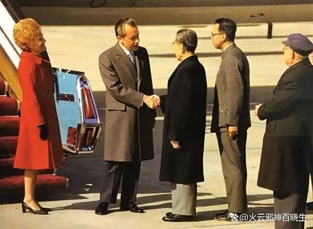 我国引进的第一部美国动画片《米老鼠和唐老鸭》背后那些事