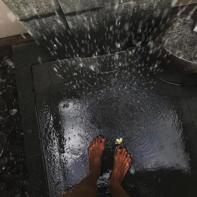 丧文化微丧背景图丨故事的开头，总是极具温柔