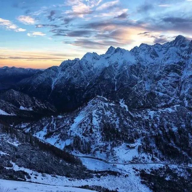 丧文化微丧背景图丨故事的开头，总是极具温柔