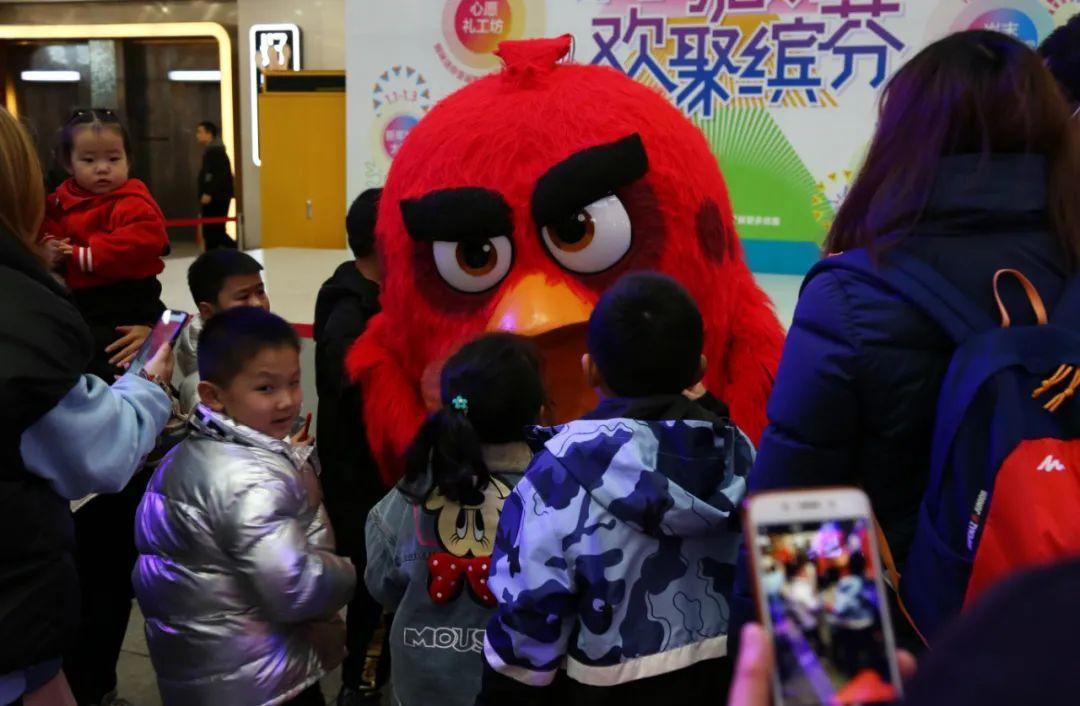 这里可以线下玩“愤怒的小鸟”，来吗？