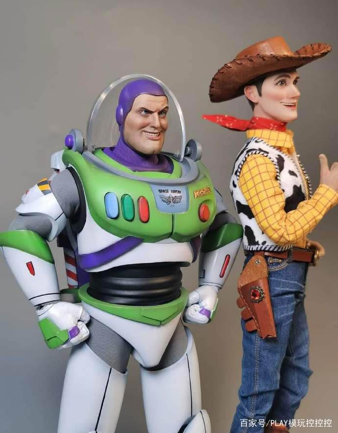 成人版《玩具总动员》巴斯光年模型