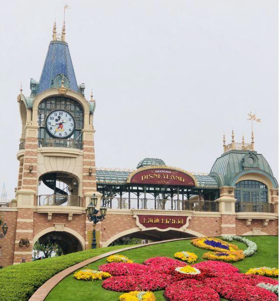 进入玩具总动员的世界，满足孩子的一切幻想！