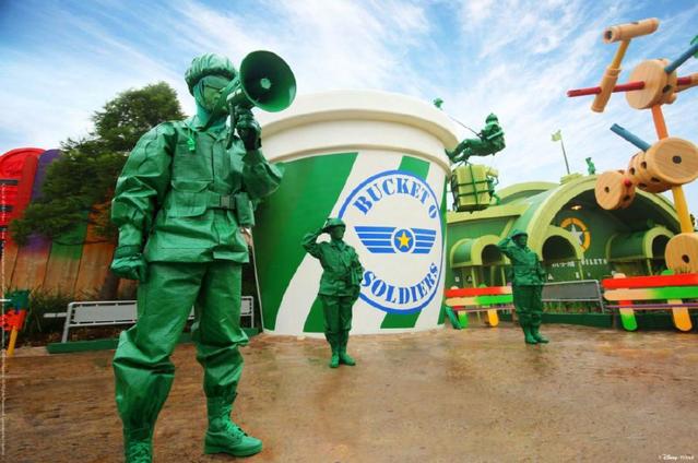 进入玩具总动员的世界，满足孩子的一切幻想！