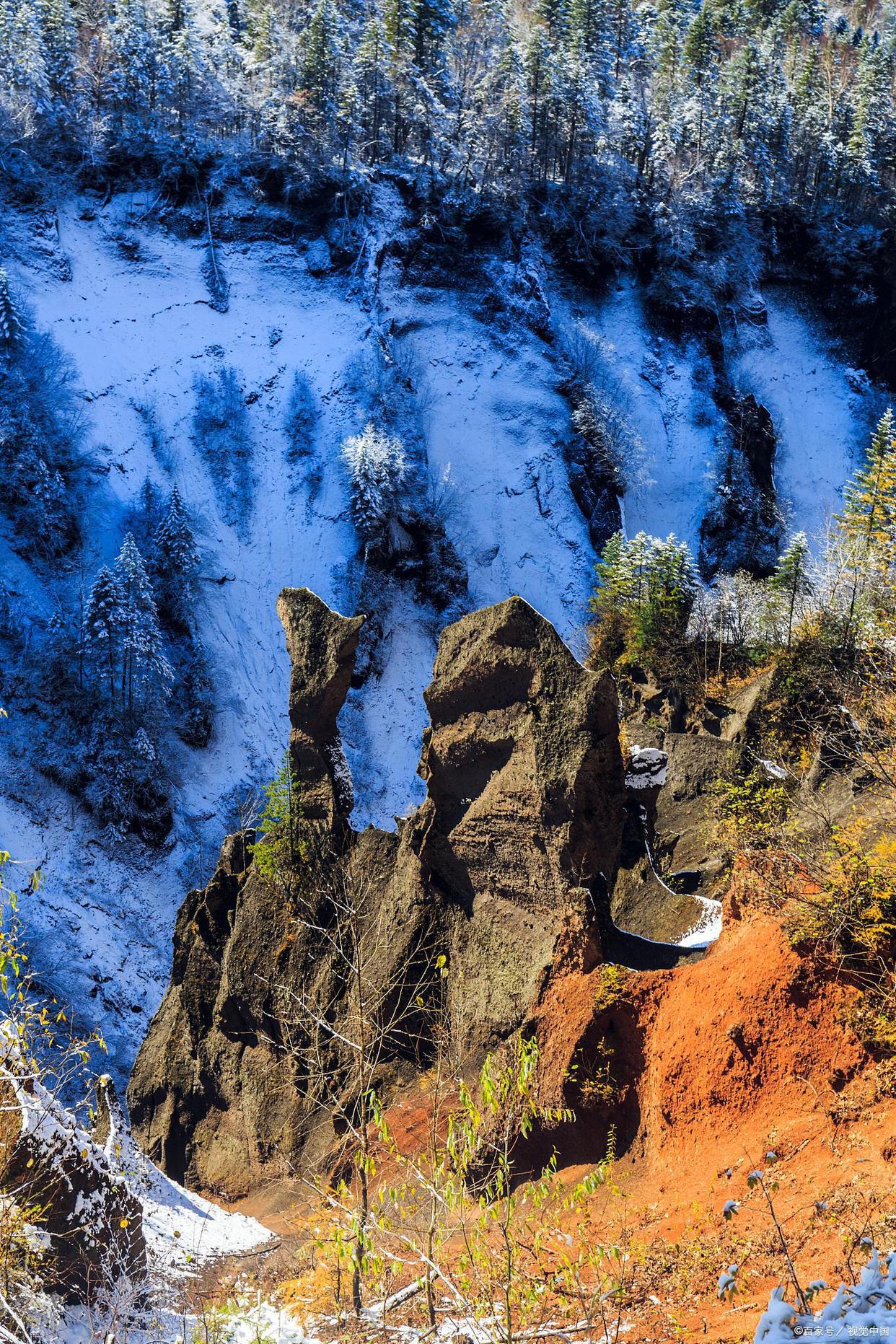 这座火山，冰雪覆盖后，奇观绝景叠现，简直就是冰雪动漫世界