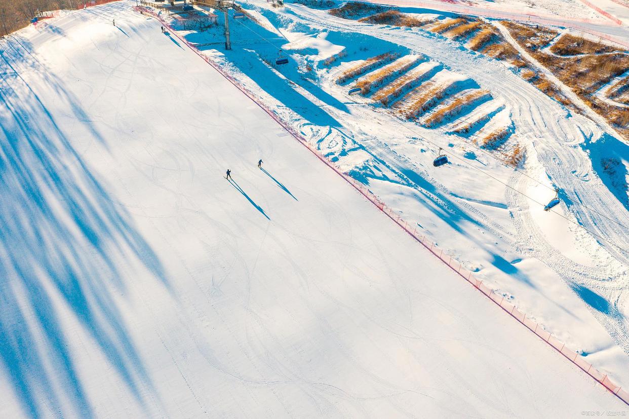 这座火山，冰雪覆盖后，奇观绝景叠现，简直就是冰雪动漫世界