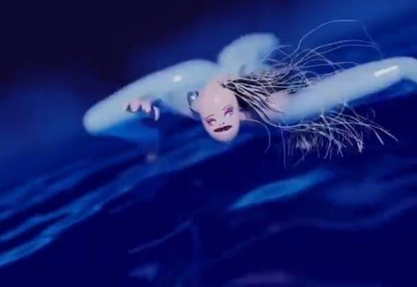 学三年动画一战封神，将《冰雪奇缘》变《进击的巨人》奇行种？