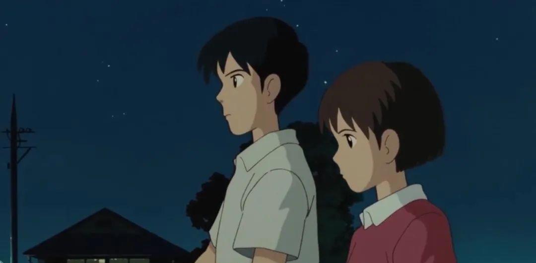 《侧耳倾听》叙述了少男少女之间清纯真挚的感人恋爱故事