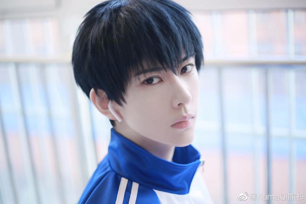 熊祁，一个混淆了很多人性别的coser，每一张都很还原