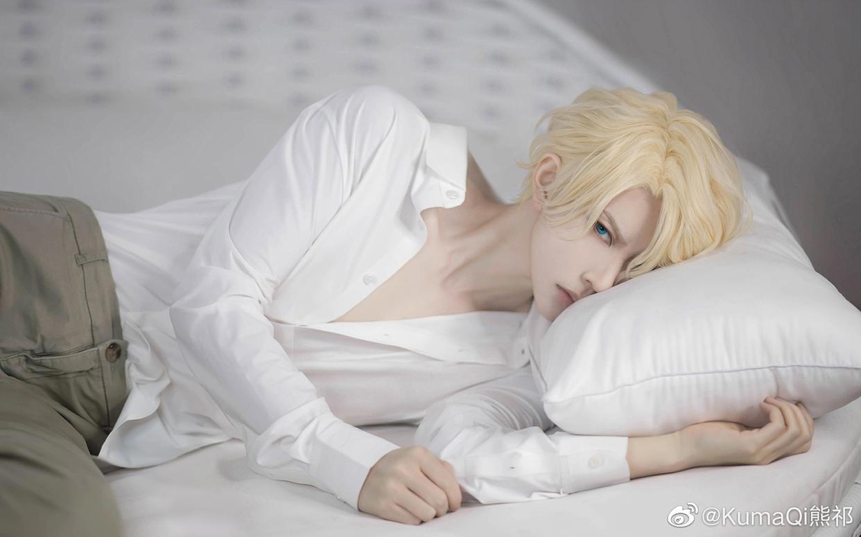 熊祁再次cos理查德，白衬衫尽显斯文败类，最后一张直击你的心脏