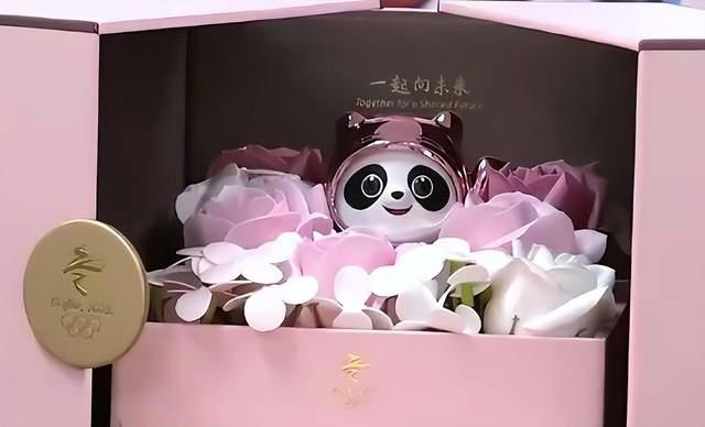 粉色冰墩墩热搜，惹人爱的背后，居然是因为它抓住了你的一个心理