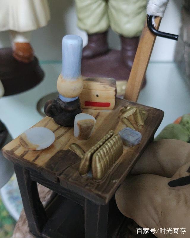 动漫手办：宫崎骏动漫电影《红猪》经典场景模型