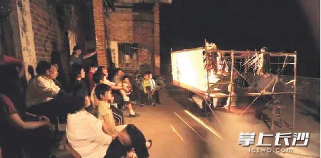 长沙皮影戏：光影中灵动的艺术和故事