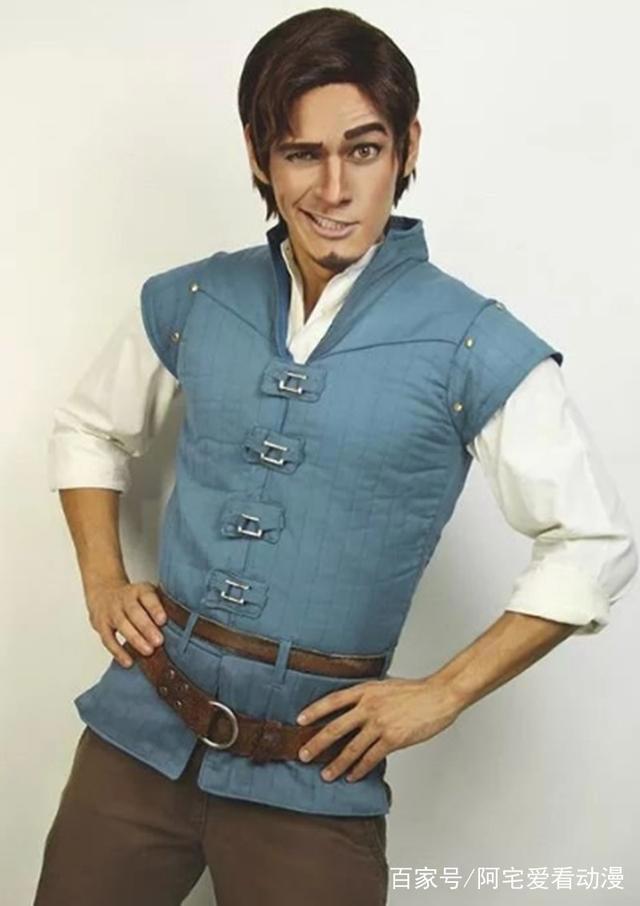 国外小哥cos动漫人物神还原，最后那个我佩服得“五体投地”！