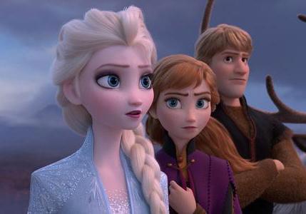 艾莎才是真正的“长发公主”，她的头发由40万根3D发丝组成