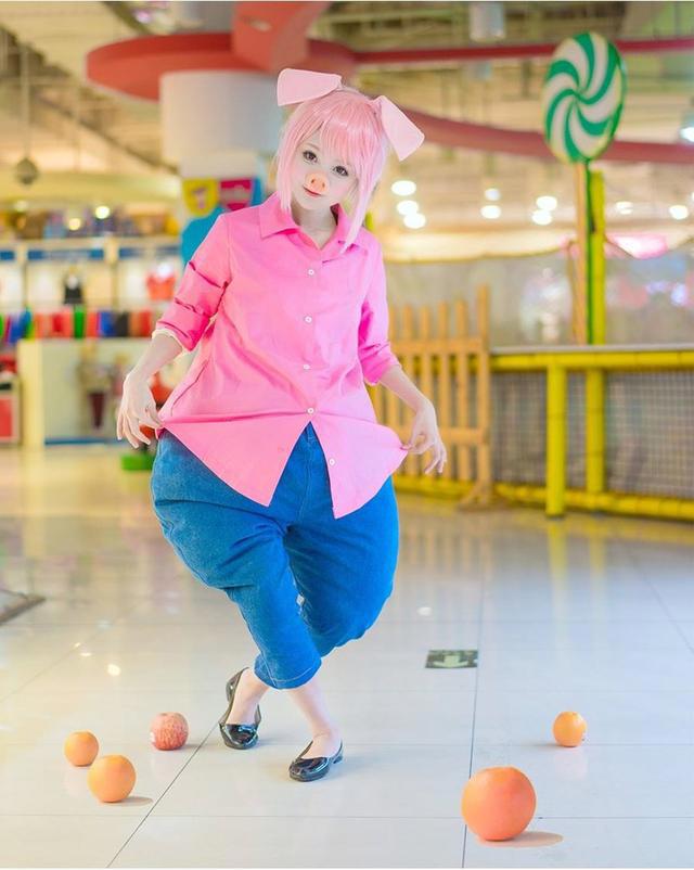 可爱有趣的cosplay来自《欢乐好声音》的“猪搭档”