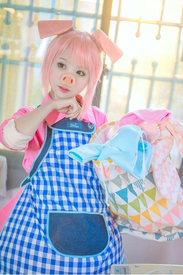 可爱有趣的cosplay来自《欢乐好声音》的“猪搭档”