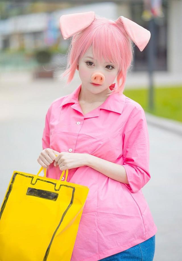 可爱有趣的cosplay来自《欢乐好声音》的“猪搭档”