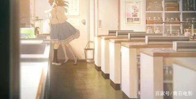 豆瓣评分高达8.7的日本动画，少女为照顾平庸的好友，隐藏实力！