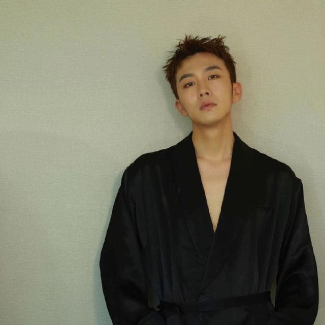 继《陈情令》后新剧官宣，贺鹏终于摆脱配角，看到女主这剧悬了