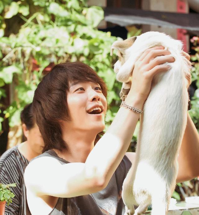 继《陈情令》后新剧官宣，贺鹏终于摆脱配角，看到女主这剧悬了