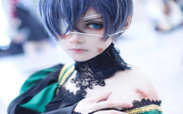 还原度感人的《黑执事》夏尔cos，啵酱什么的，最可爱了