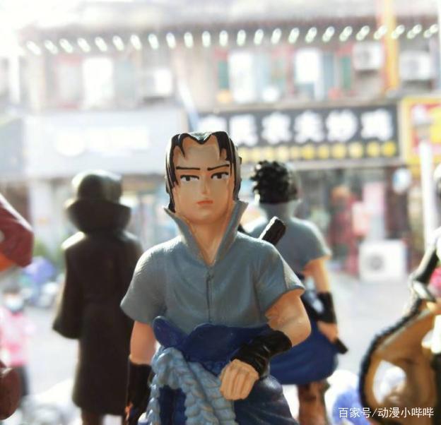 动漫雕像“毁童年”，躲过了阴间皮卡丘，看到哆啦A梦，太辣眼！