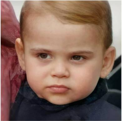 2岁路易王子化身《宝贝老板》，比哥哥更霸气，行走的表情包上线