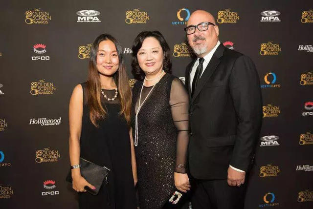第二届“金色银幕奖”洛杉矶盛大开幕好莱坞华裔著名演员卢燕女士获得终身成就奖