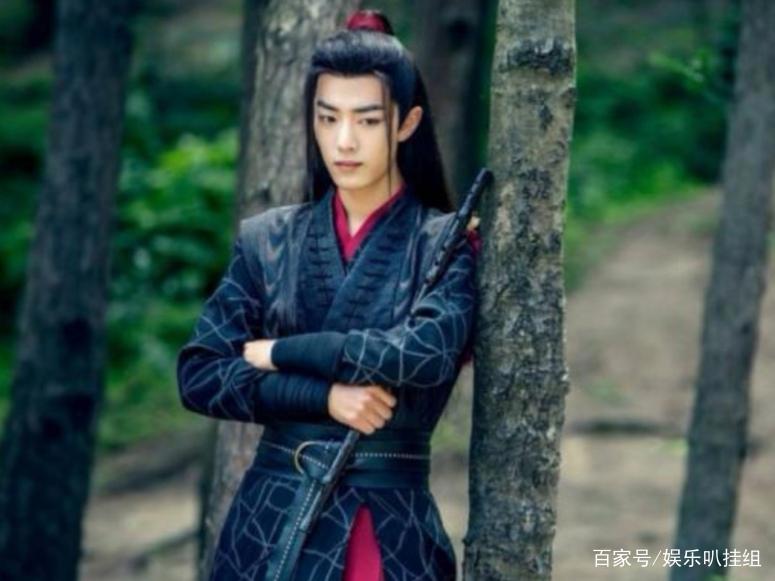 肖战白马骑士与精灵王子造型碰撞，粉丝看到后炸了！