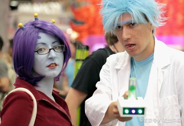 萌萌的折耳猫，扮演复仇者联盟里的超级英雄，手动抱走美国队长