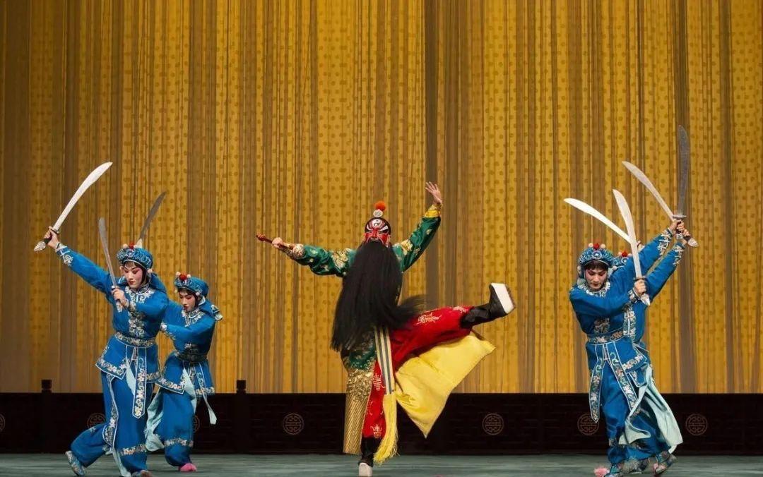 他是“低成本COSPLAY”开创者！用五毛COS，就能洞穿动漫本质