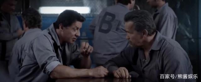 影业全能史泰龙先生，请问你能收下这些膜拜者的膝盖吗