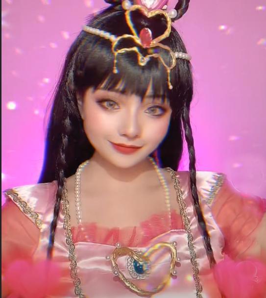 宝藏女孩仿妆叶罗丽角色，陈思思太俏皮，冰公主超还原